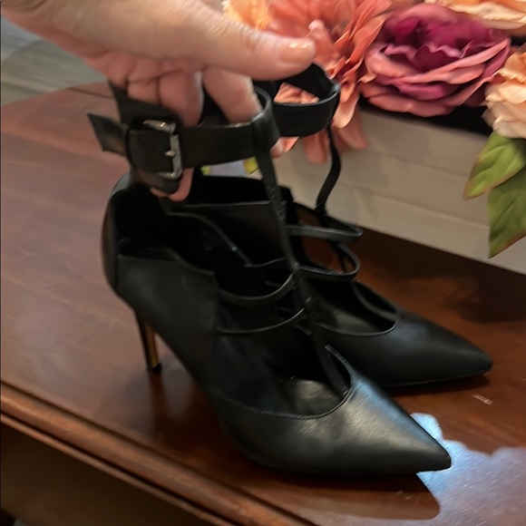 Marciano Leather Elegant Black Strappy Women's Shoes - Picture 6 of 9